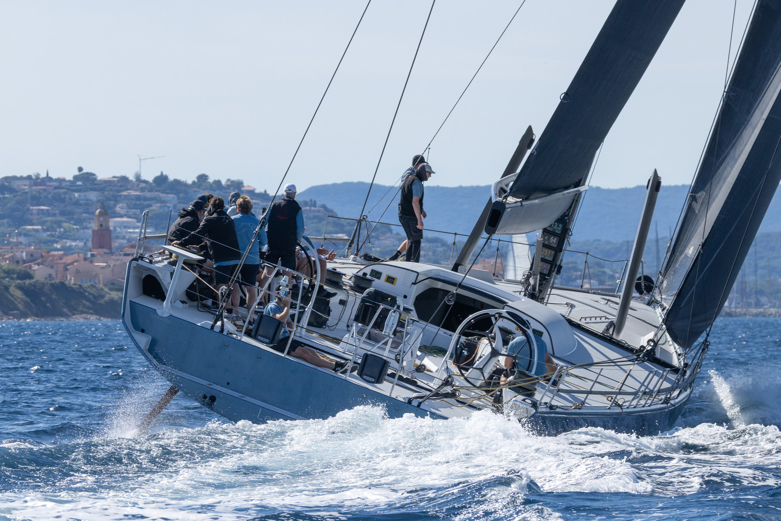 27 09 2025, Saint-Tropez (FRA), Voiles de Saint-Tropez 2025, Trainings, Leopard III 27 09 2025, Saint-Tropez (FRA), Voiles de Saint-Tropez 2025, Trainings, Leopard III