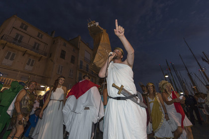02 10 2014, Saint-Tropez (FRA,83), Voiles de Saint-Tropez 2014, Day 4, défilé des équipages   crew parade