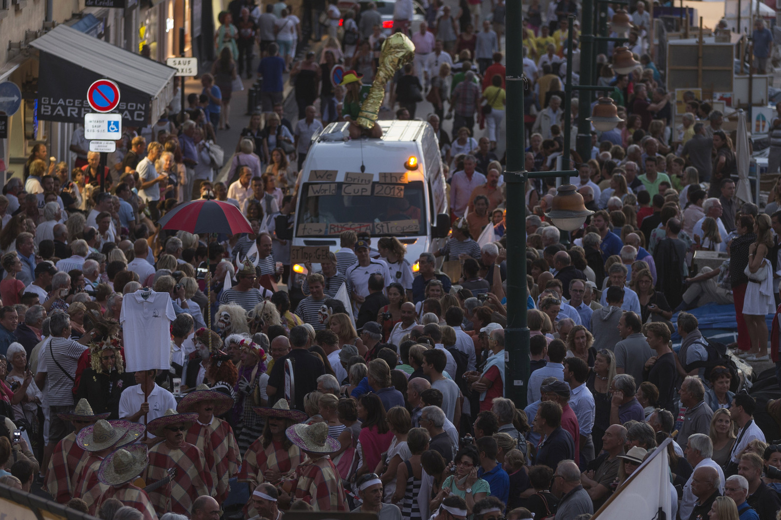02 10 2014, Saint-Tropez (FRA,83), Voiles de Saint-Tropez 2014, Day 4, défilé des équipages   crew parade 02 10 2014, Saint-Tropez (FRA,83), Voiles de Saint-Tropez 2014, Day 4, défilé des équipages   crew parade