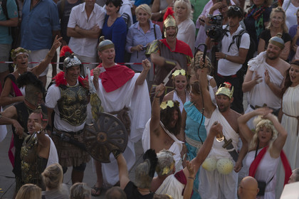 02 10 2014, Saint-Tropez (FRA,83), Voiles de Saint-Tropez 2014, Day 4, défilé des équipages   crew parade